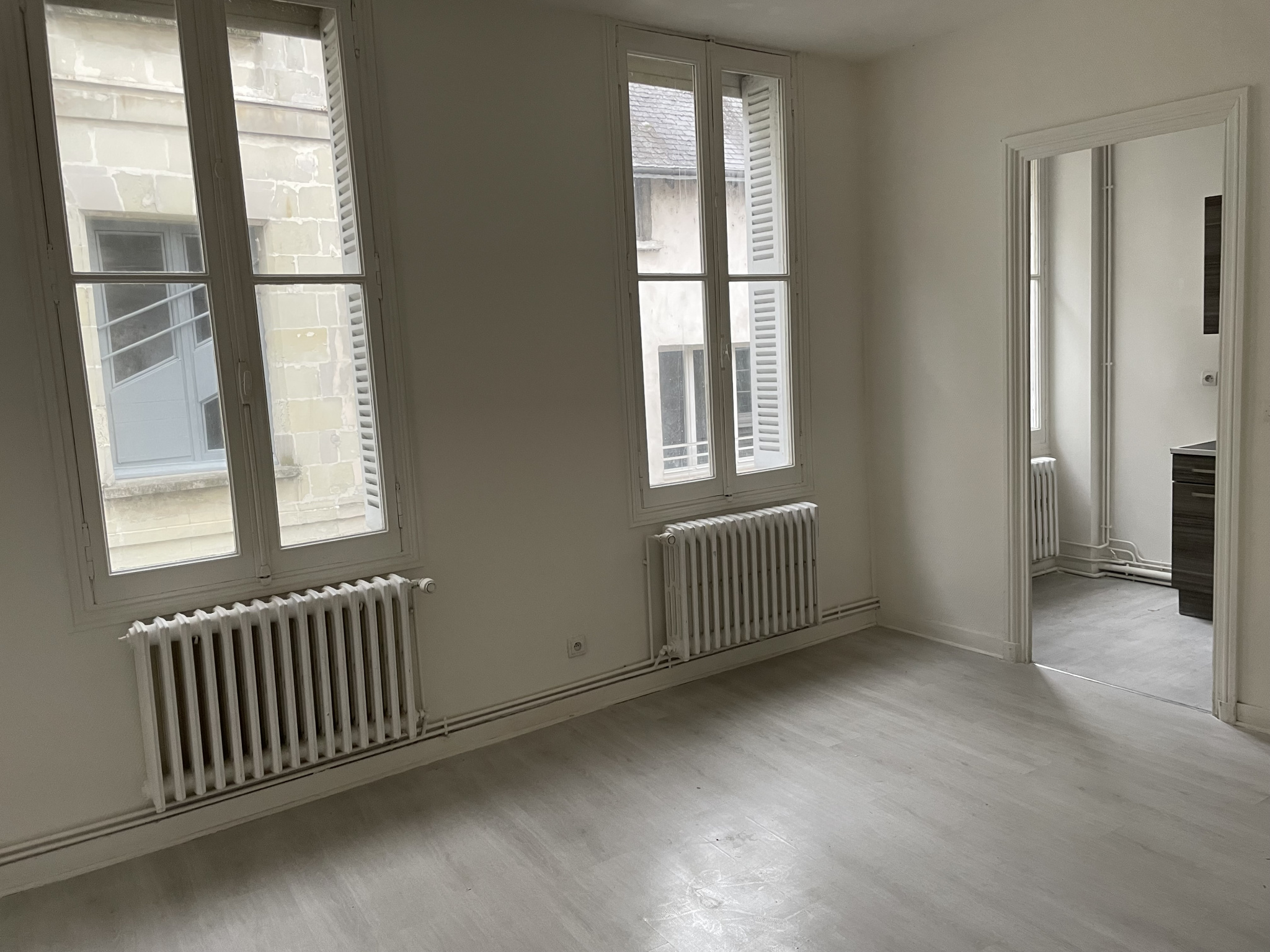 T3 RENOVE RUE PIETONNE CENTRE-VILLE CHATELLERAULT